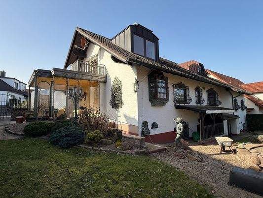 Seitliche Ansicht vom Garten