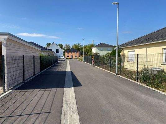 Fertiggestellte Zufahrt zum Breslauer Weg