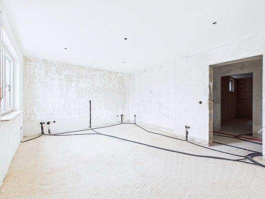 Kernsaniertes 2-3 Familienhaus zum Vollenden in Mettlach