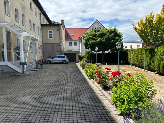 Hofbereich mit ehem. Biergarten