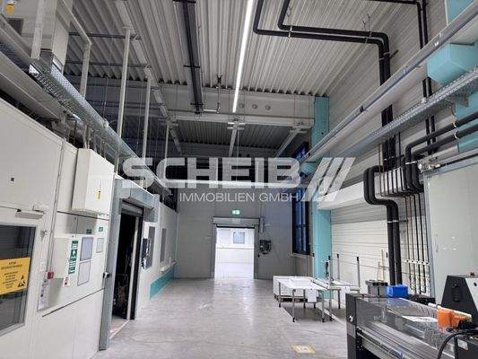 zu den weiteren Hallen