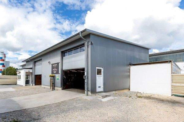 Ansicht Halle seitlich