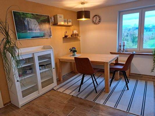 ELW: Wohnzimmer mit Küche im UG