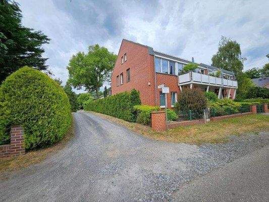 Einfahrt zu Garagen.jpg