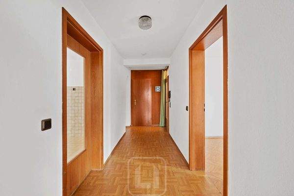 1. OG großzügiger Eingangsbereich