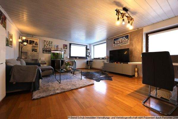 16 Wohnzimmer