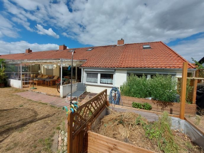 Gepflegtes Reihenendhaus in Lehrte mit Garten & Garage