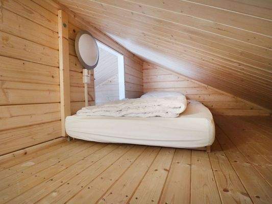 Bett Spitzboden.jpg
