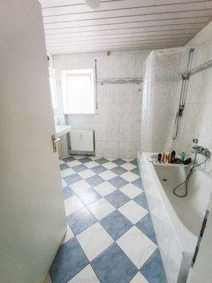 Wohnung EG Links Badezimmer