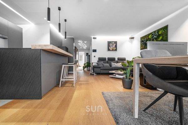 MODERNER WOHN- UND ESSBEREICH