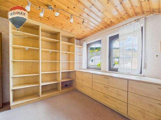 Ankleidezimmer OG