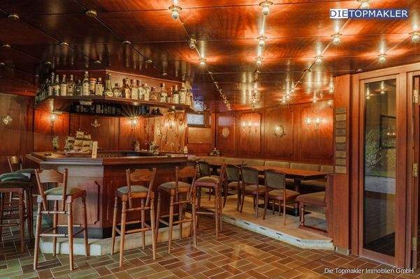 Untergeschoss mit Zugang zum Garten