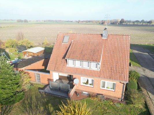 Wohnhaus mit Terrasse