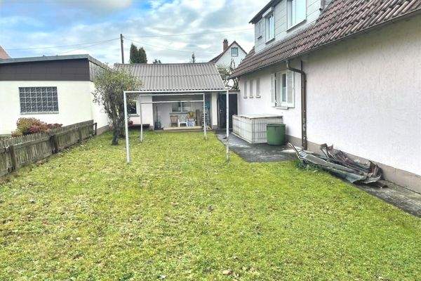 Garten hinter dem Haus