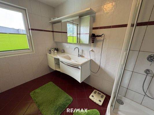 Wohnhaus OG Zimmer 2 - Bad-WC 2