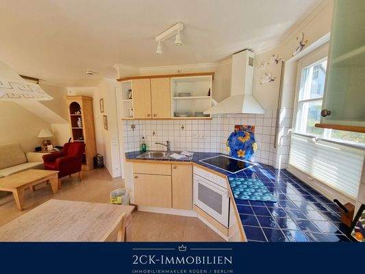 und gefließter Arbeitsplatte