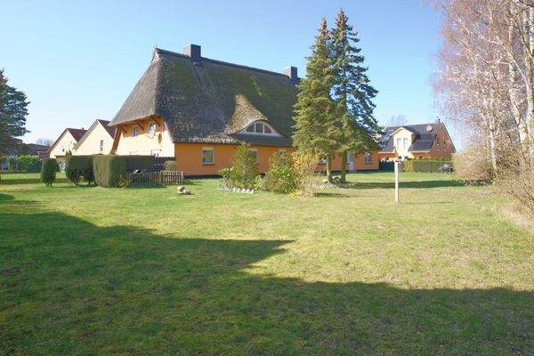 Südostansicht mit Garten