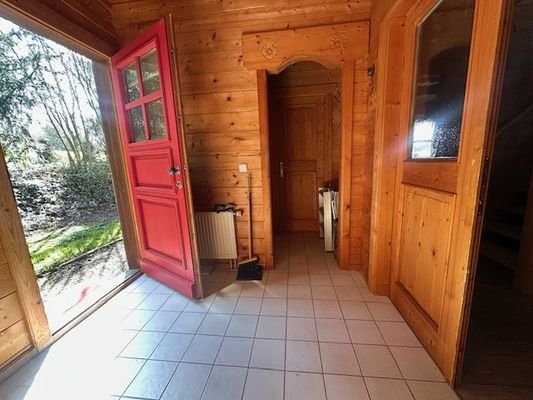 Eingangsbereich gefliest