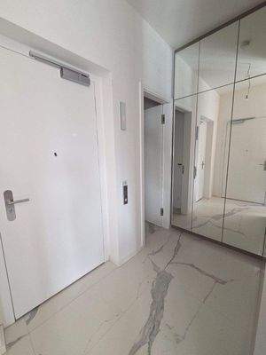 Zugan g zum Aufzug (direkt)