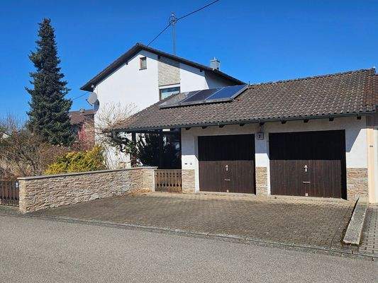 Garagen und Parkplätze