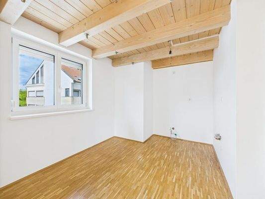 CAM04191G0-PR0051-STILL014