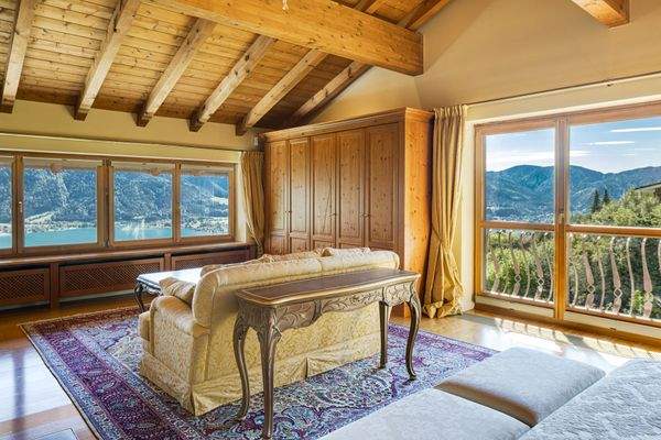 Schlafzimmer_Ausblick_Tegernsee_Villa