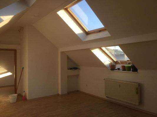 Dachgeschosswohnung neu