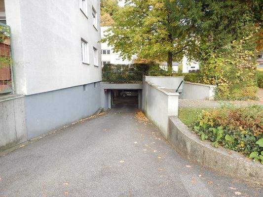 Tiefgaragenabfahrt