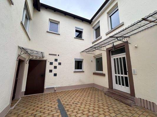 Hofansicht mit Freisitz