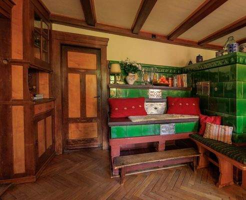 Kachelofen mit Kunst