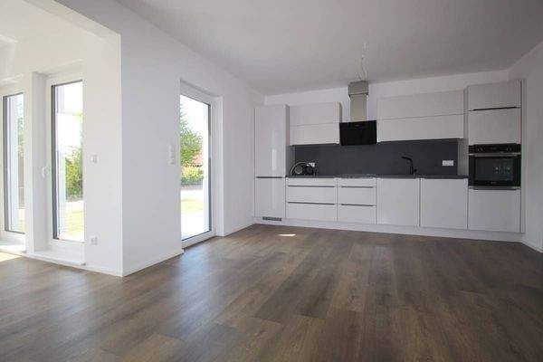 Markenküche mit Terrassenzugang