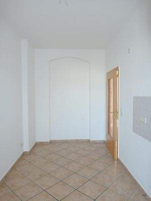 Küche mit Zugang zum Balkon