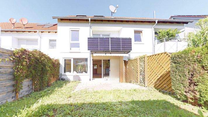 Außenansicht mit Garten