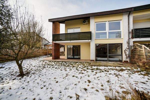 Garten und Hausansicht