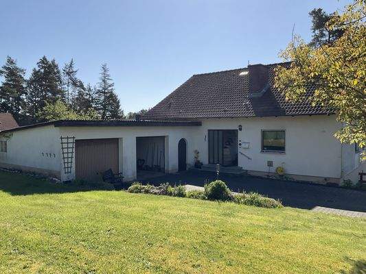 hintere Ansicht + Garage