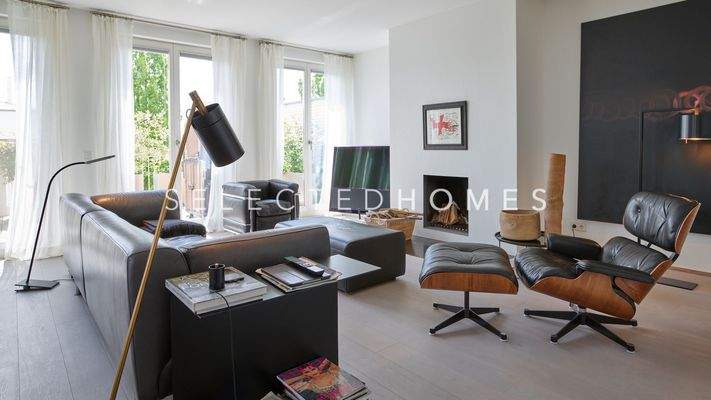 Wohnzimmer mit offenen Kamin