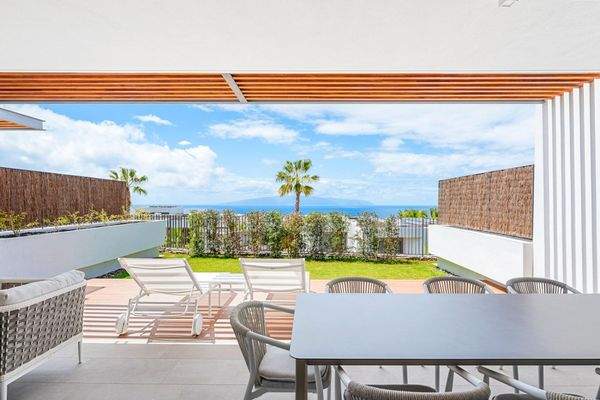 Luxuriöse Wohnung mit großer Terrasse und Garten im exklusiven Abama Golf Resort