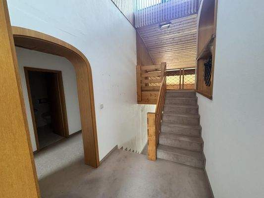 Treppe ins Obergeschoß