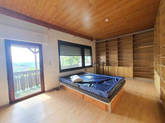 OG Schlafzimmer mit Balgkon