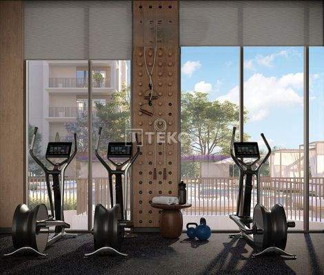 Apartments with Beach Access and Infinity Pool in Dubai Creek