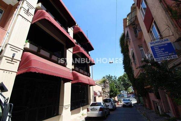 Ready to Move Cafe Close to the Sea in Fatih Balat