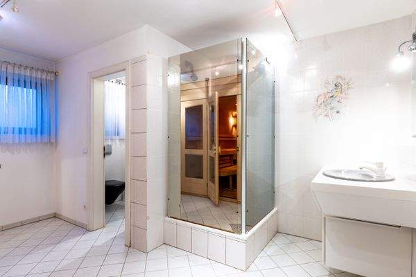 Bad mit Sauna und WC