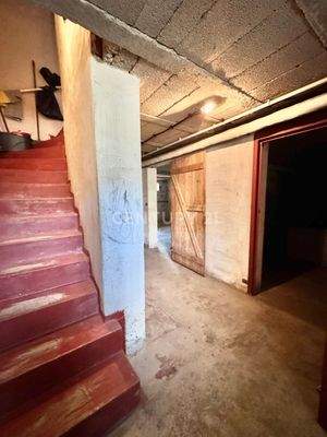 Keller mit Betonstufen