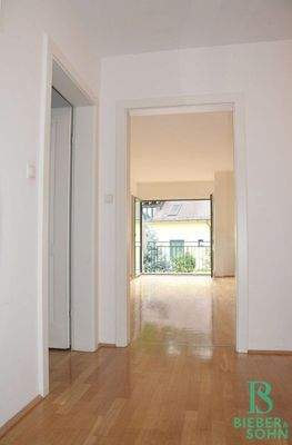 Vorraum/Blick Wohnraum