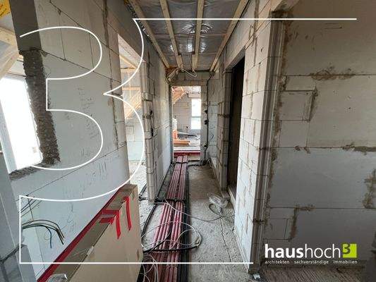 04_Flur mit Fahrstuhl