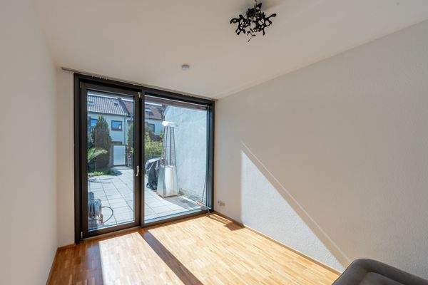 Zimmer mit Gartenzugang