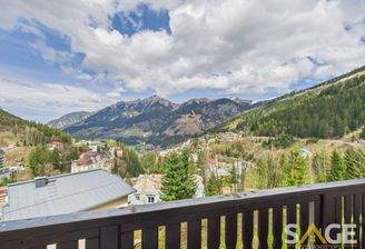 Blick auf Zentrum und Tal