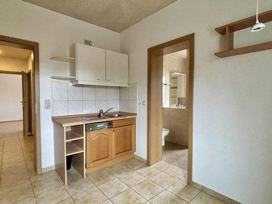 1. OG Küche mit Blick im Flurbereich