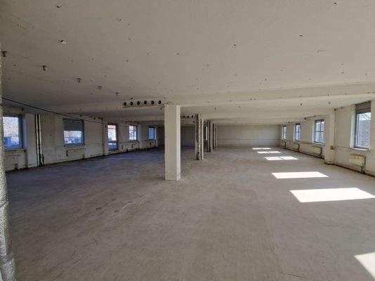 Helle Räumlichkeiten für Open-Space-Konzept