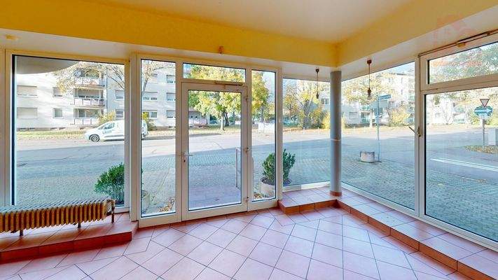 Ausstellungsraum eingang